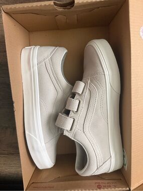 Women's Beige Velcro Vans Skate Shoe